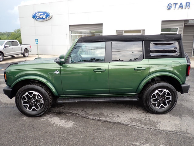Used 2023 Ford Bronco Outer Banks AWD/4WD image 2
