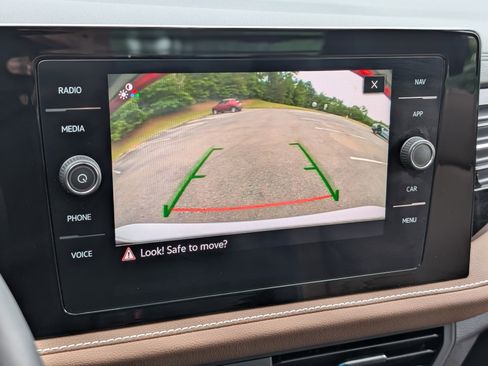 Used 2025 Volkswagen Jetta SEL FWD image 27