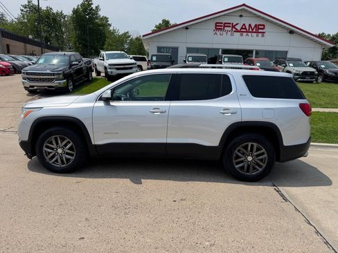 Used 2017 GMC Acadia SLT AWD/4WD image 2