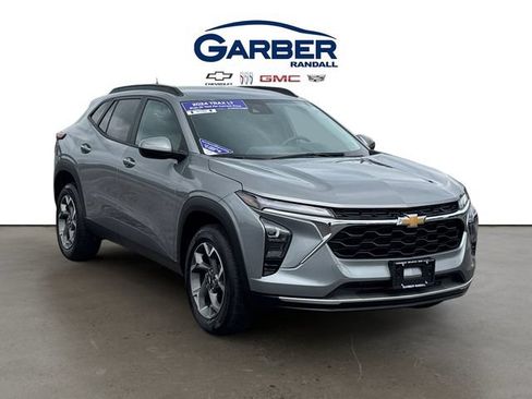 Used 2024 Chevrolet Trax LT w/ LT Convenience Package FWD image 7