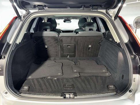 Used 2025 Volvo XC60 B5 Plus AWD/4WD image 17