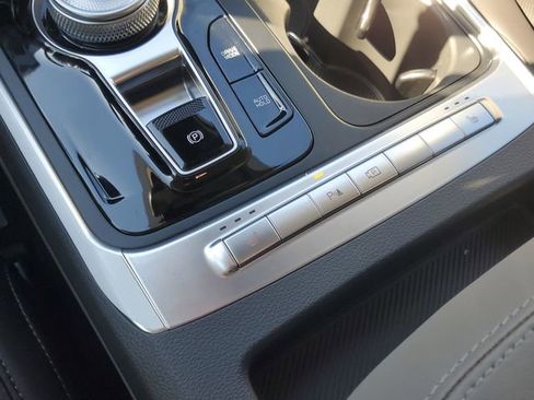 New 2026 Kia Carnival EX image 27