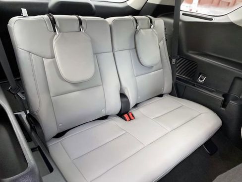 Used 2025 Ford Explorer Active w/ Active Comfort Package image 27