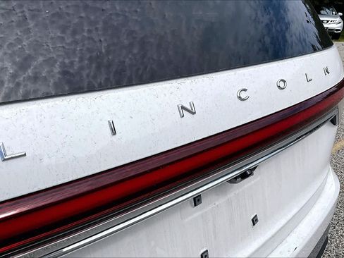 Used 2023 Lincoln Aviator Reserve w/ Equipment Group 201A AWD/4WD image 33