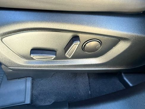 Used 2022 Ford Explorer XLT w/ Equipment Group 202A image 20