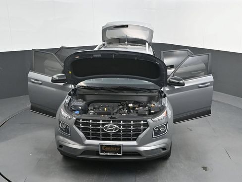 Used 2023 Hyundai Venue Limited FWD image 41