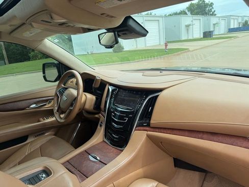 Used 2015 Cadillac Escalade Platinum AWD/4WD image 13