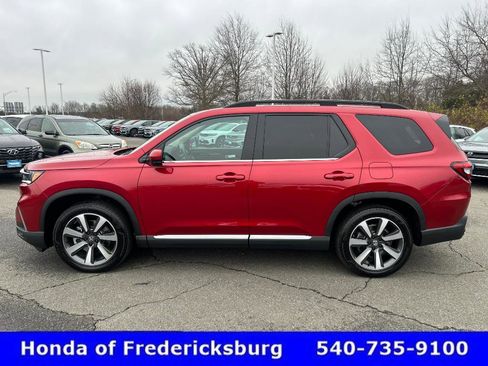 Certified 2025 Honda Pilot Touring image 3