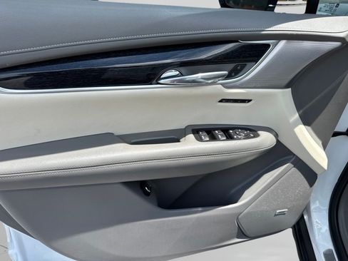 Used 2024 Cadillac XT6 Premium Luxury FWD image 23