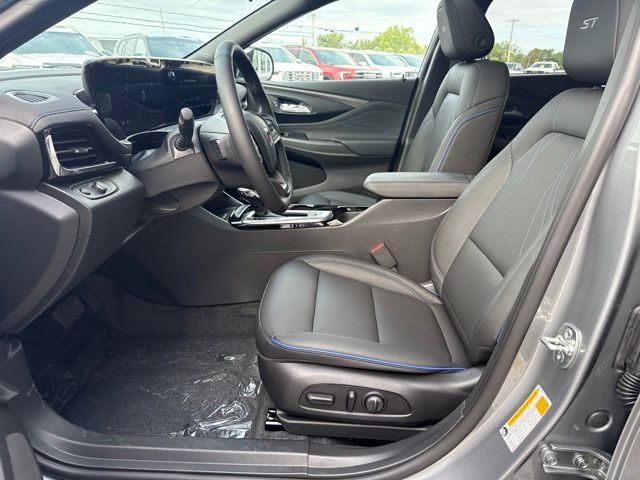 New 2026 Buick Envista Sport Touring w/ Convenience I Package FWD image 13