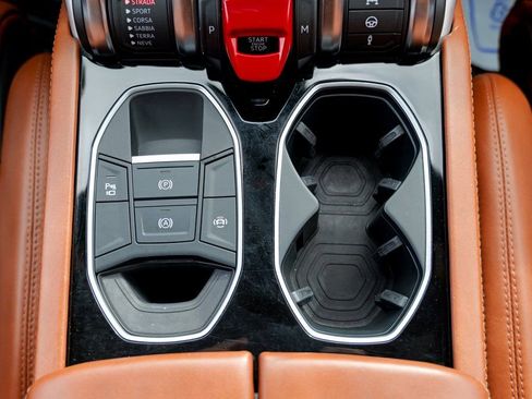 Used 2019 Lamborghini Urus Base image 51