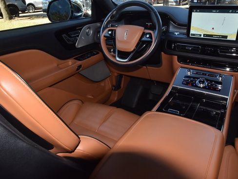 Certified 2022 Lincoln Aviator Black Label w/ Class IV Trailer Tow Package image 16