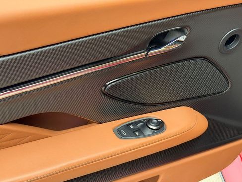 Used 2025 Aston Martin DB12 Coupe RWD image 21