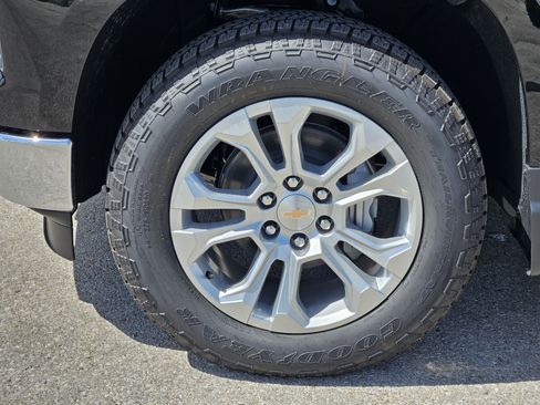 New 2026 Chevrolet Silverado 1500 LTZ w/ LTZ Convenience Package II RWD image 7