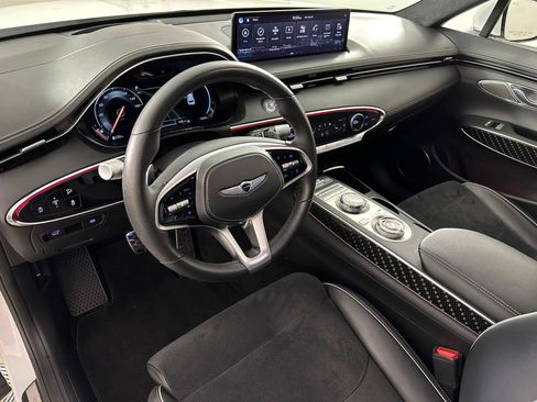 Used 2022 Genesis GV70 3.5T Sport w/ Sport Prestige Package AWD/4WD image 16