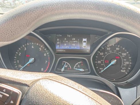 Used 2017 Ford Focus SE FWD image 25