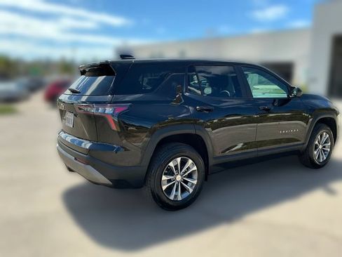 Used 2026 Chevrolet Equinox LT FWD image 5