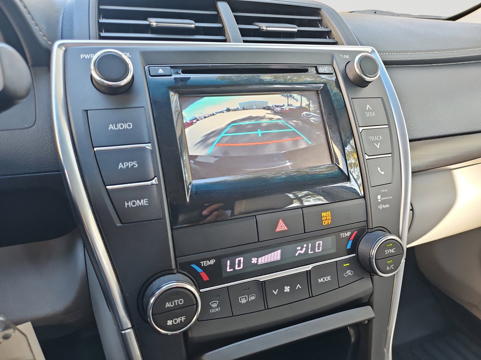 Used 2015 Toyota Camry XLE FWD image 26