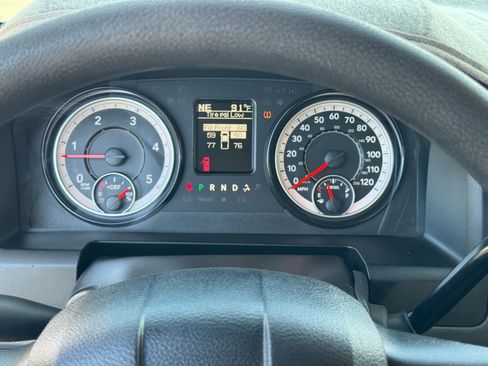 Used 2018 RAM 2500 Tradesman w/ Chrome Appearance Group image 23