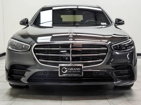 Used 2022 Mercedes-Benz S 500 4MATIC w/ AMG Line Package image 3