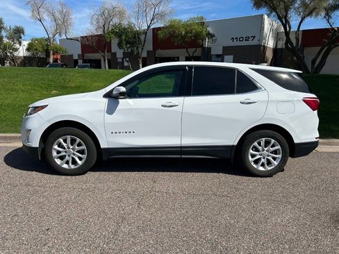 Used 2019 Chevrolet Equinox LT w/ Driver Convenience Package image 2