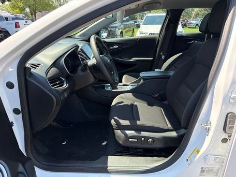 Used 2025 Chevrolet Malibu LT FWD image 19