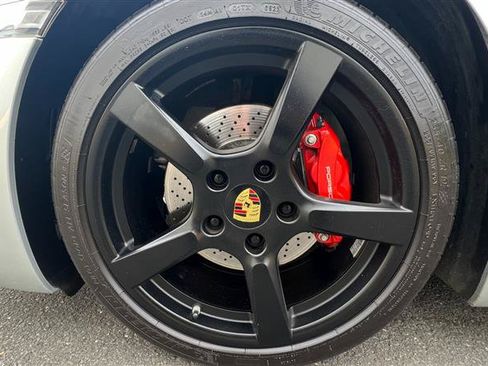 Used 2018 Porsche 718 Boxster RWD image 33