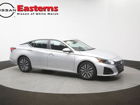 Used 2023 Nissan Altima 2.5 SV FWD image 46