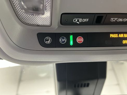 Certified 2024 GMC Terrain SLT image 27