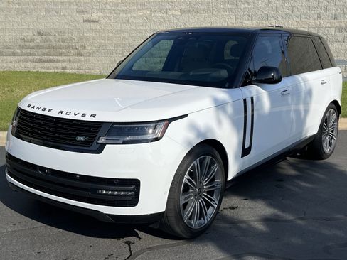 Used 2024 Land Rover Range Rover Long Wheelbase SE AWD/4WD image 2