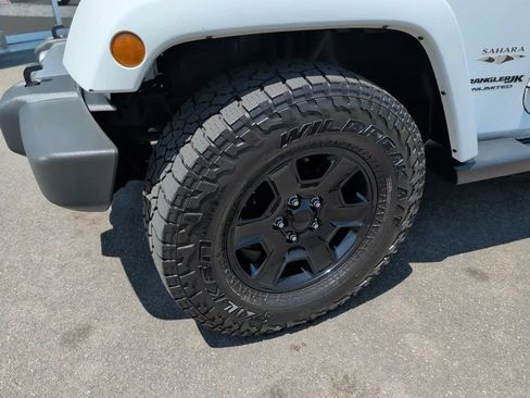 Used 2018 Jeep Wrangler Unlimited Sahara AWD/4WD image 6