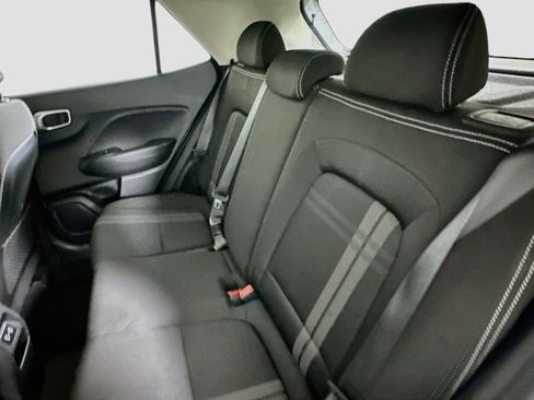 Used 2025 Hyundai Venue SEL FWD image 27