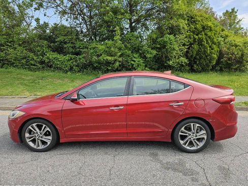 Used 2017 Hyundai Elantra Limited w/ Limited Tech Package 04 image 2