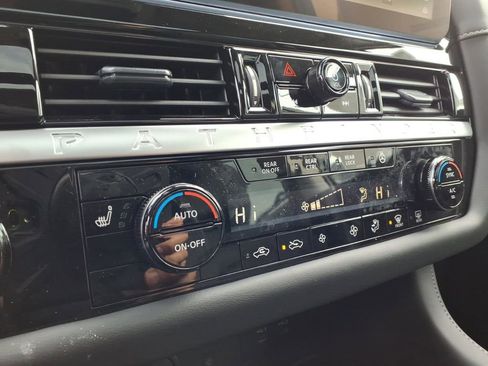 New 2026 Nissan Pathfinder SL image 14