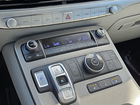 Used 2020 Hyundai Palisade SEL FWD image 16