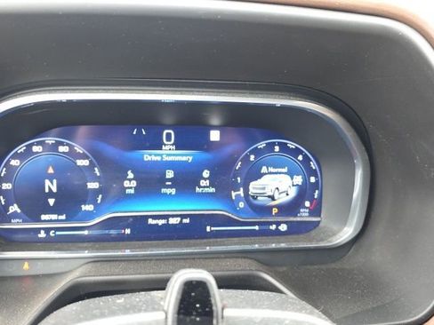 Used 2023 Chevrolet Suburban High Country w/ Advanced Technology Package image 16