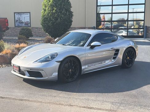 Used 2024 Porsche 718 Cayman RWD image 7