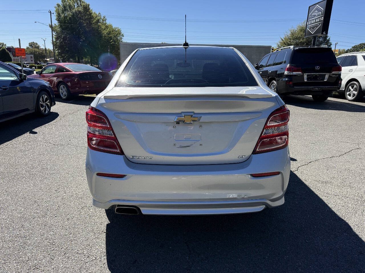 Used 2017 Chevrolet Sonic LT w/ Convenience Package FWD image 6