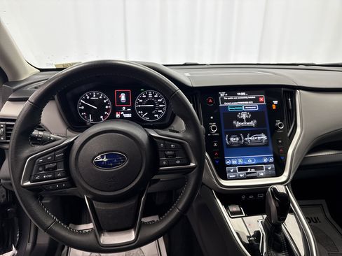 Used 2025 Subaru Outback Premium image 9