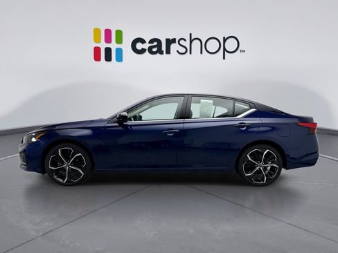 Used 2024 Nissan Altima 2.5 SR FWD image 2
