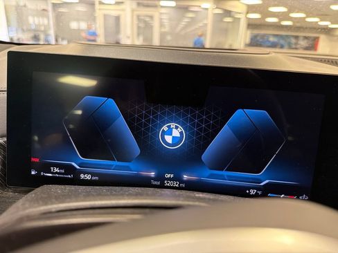 Used 2024 BMW X5 sDrive40i w/ M Sport Package RWD image 9