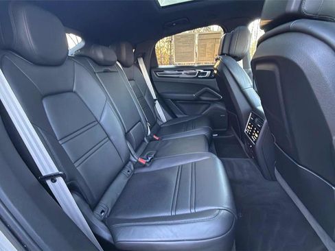 Used 2022 Porsche Cayenne S Platinum image 25