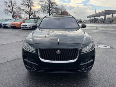 Used 2018 Jaguar F-PACE Premium image 8