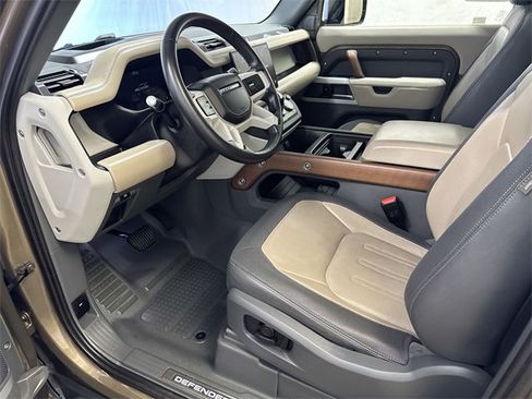 Used 2022 Land Rover Defender 90 X-Dynamic HSE image 12