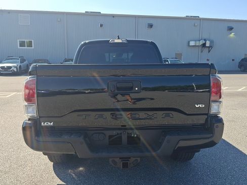 Used 2021 Toyota Tacoma TRD Sport w/ TRD Premium Sport Package AWD/4WD image 5