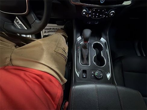 Used 2023 Chevrolet Traverse RS image 21