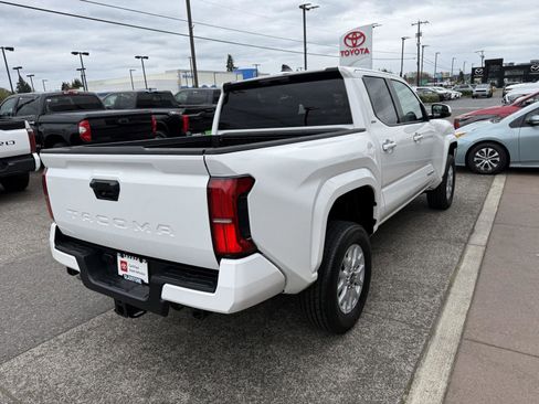 Certified 2024 Toyota Tacoma SR5 image 8