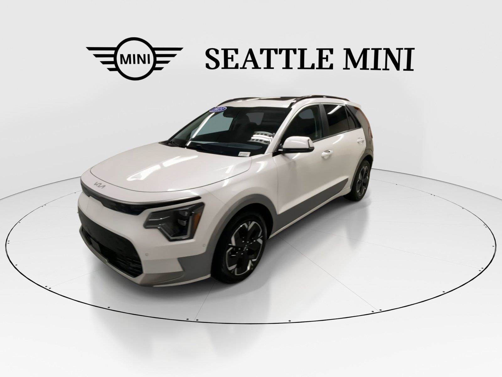 Used 2023 Kia Niro Wave w/ Wave Preserve Package FWD image 5