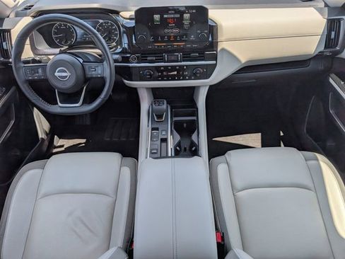 Used 2022 Nissan Pathfinder SL w/ SL Premium Package FWD image 5