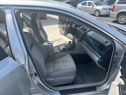 Used 2012 Toyota Camry LE image 33